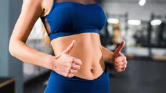 Vientre plano sin gimnasio ni equipamiento: estos 2 ejercicios transformarán tu figura rápidamente