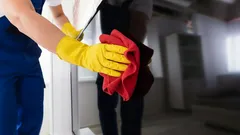 El televisor solo se puede limpiar así: otros productos estropearán la pantalla para siempre